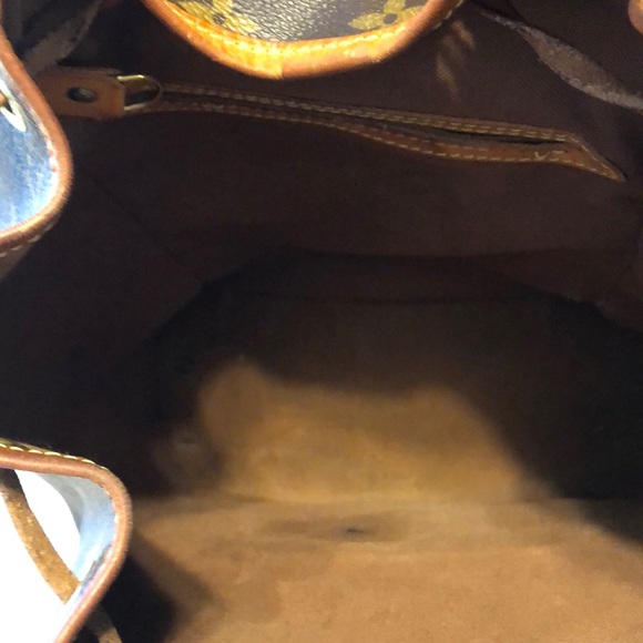 Authentic LV Montsouris - Picture 5 of 8